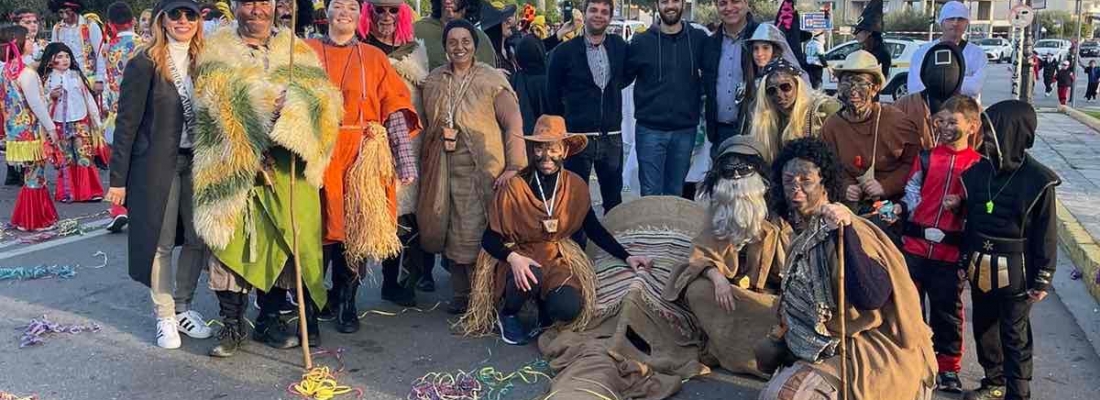 Το Τμήμα Παραδοσιακών Χορών του ΠΑΚΠΠΑ στην καρναβαλική παρέλαση της Μαγούλας